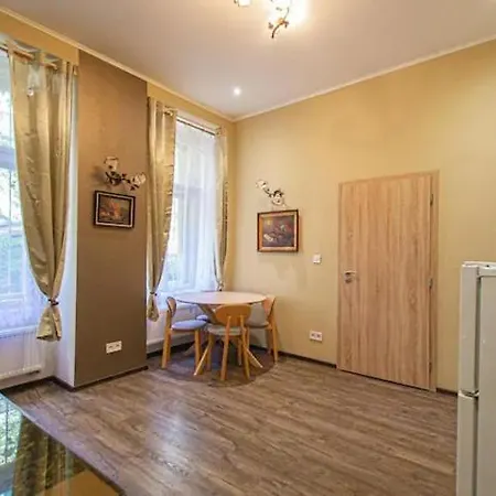 Cozy Homestay At Prague Main Station Exterior photo