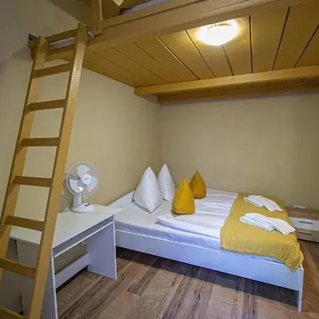 Cozy Homestay At Prague Main Station Exterior photo