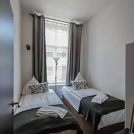 Cozy Homestay At Prague Main Station Exterior photo