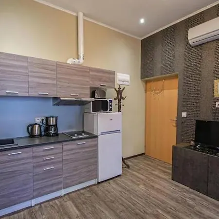 Cozy Homestay At Prague Main Station Exterior photo