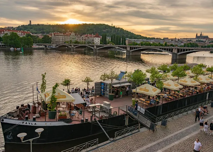 Cozy Homestay At Prague Main Station